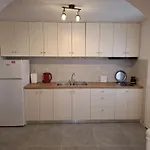 Patriko Stone House Apartment