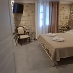 Patriko Stone House *