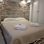Patriko Stone House * Fourka