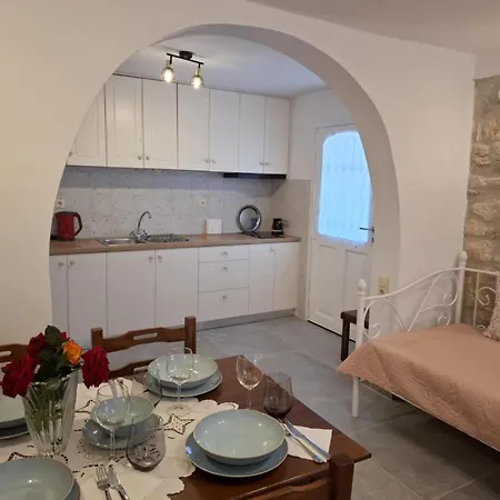 Patriko Stone House