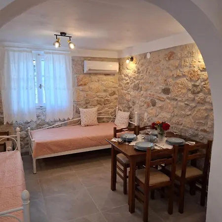 Apartment Patriko Stone House *