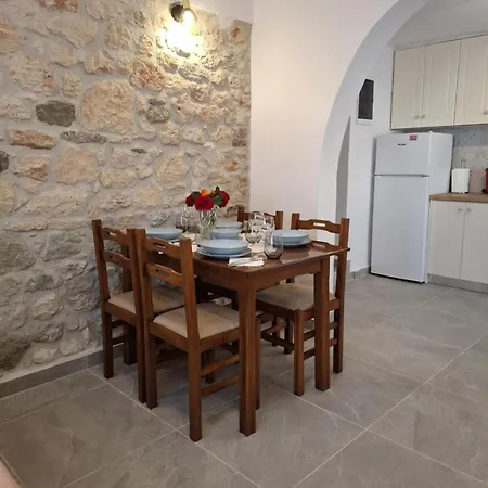 Apartment Patriko Stone House *