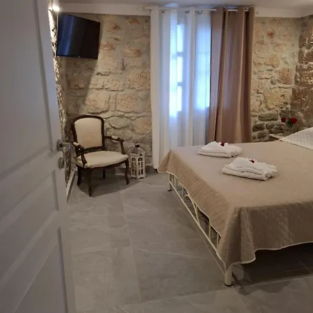 Patriko Stone House *