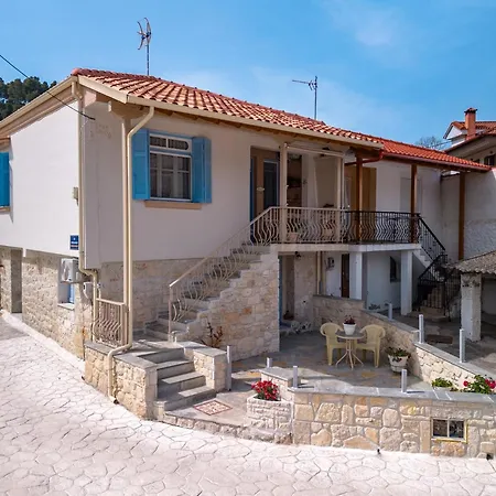 Patriko Stone House *