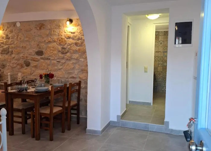 Patriko Stone House Fourka