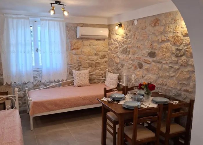 Апартаменты Patriko Stone House *