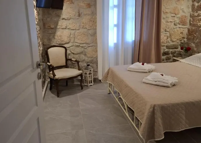 Patriko Stone House *