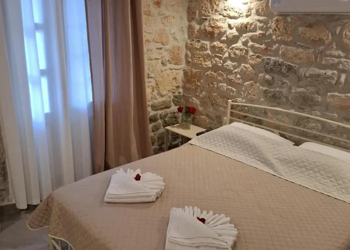 Patriko Stone House *